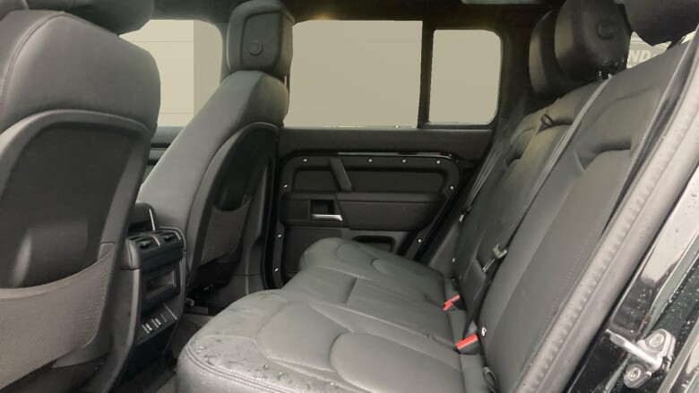 Land Rover Defender 3.0 D250 X-Dynamic HSE 110 5dr Auto Diesel Estate